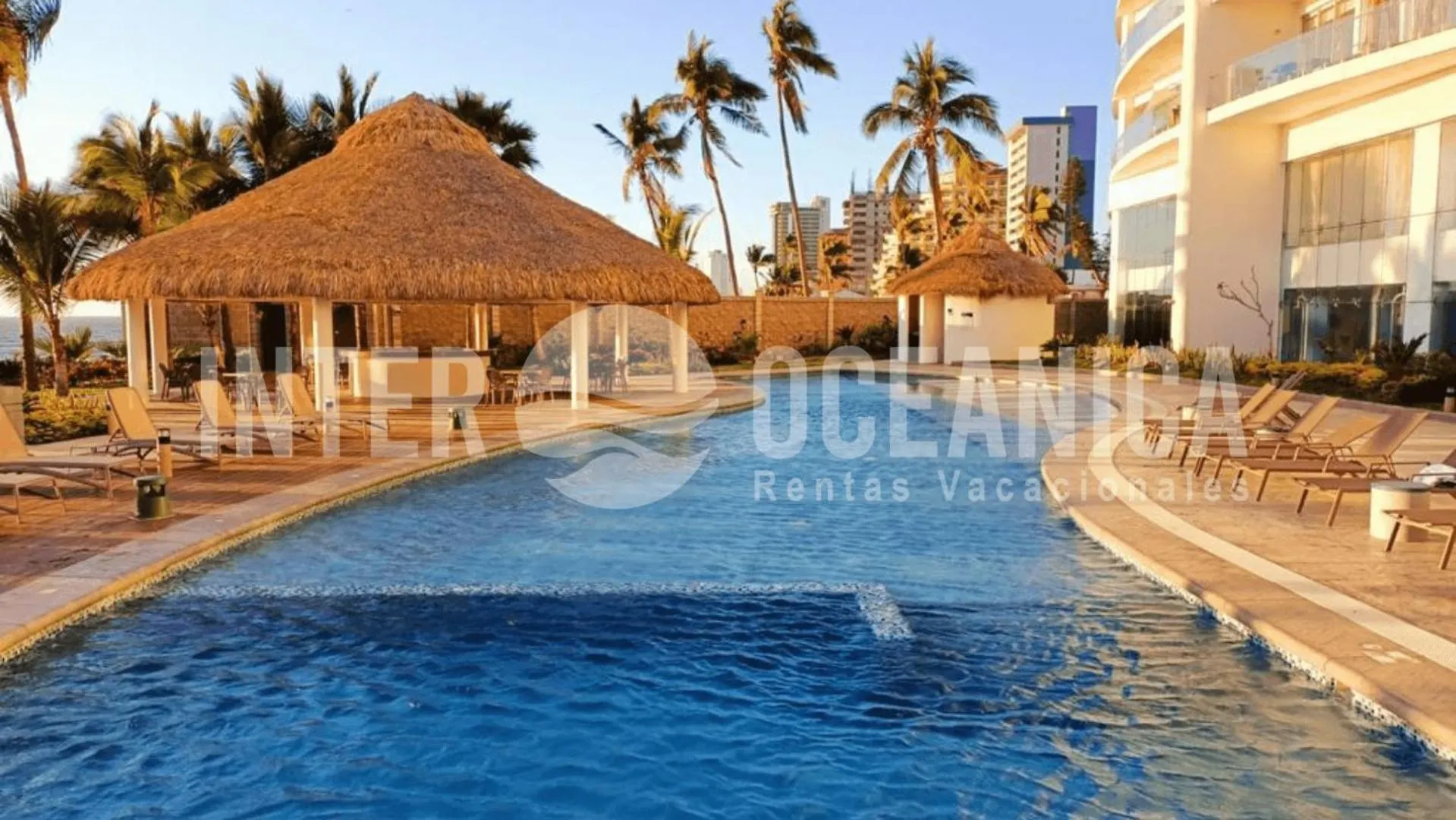 Condominios De Lujo En El Corazon De La Zona Dorada En Camino Al Mar. Mazatlán