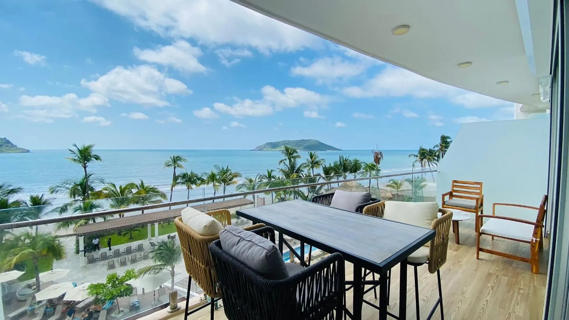 Condominios De Lujo En El Corazon De La Zona Dorada En Camino Al Mar. Mazatlán Casa de Férias