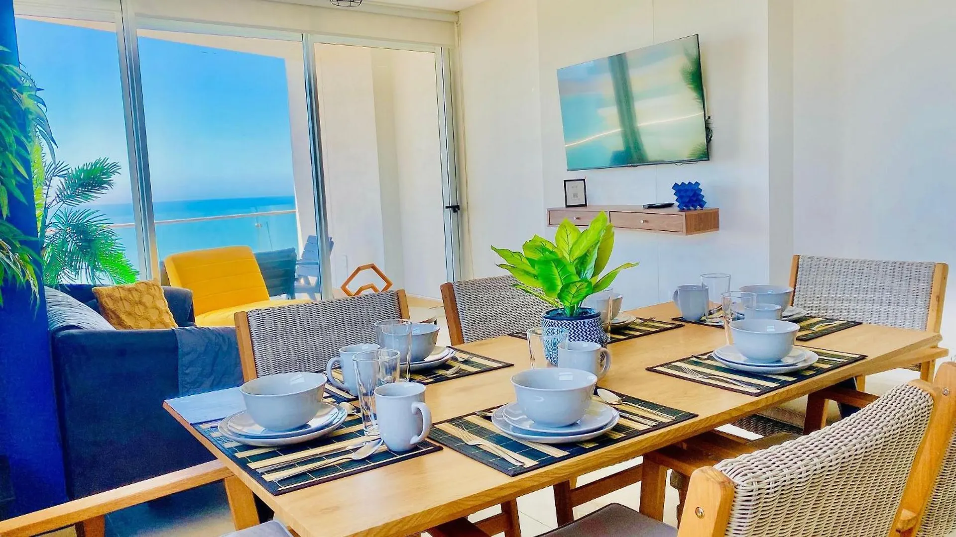 Condominios De Lujo En El Corazon De La Zona Dorada En Camino Al Mar. Mazatlán 0*,  México
